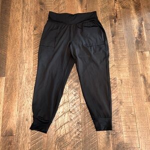 Like new GapFit Eclipse Jogger size Large - black